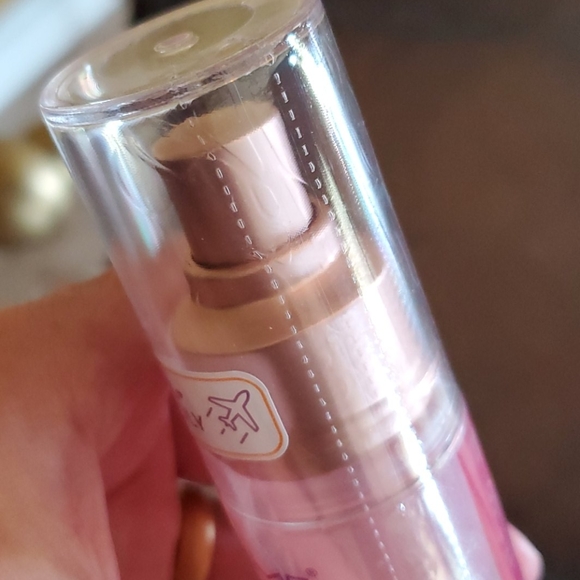 🦄 Creme Shop Shimmer Rose Water spray - Picture 4 of 4